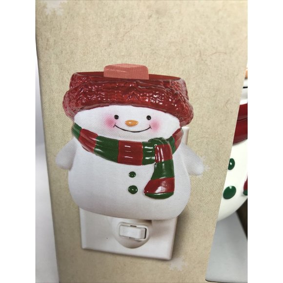 Jimbo The Snowman Fusion Accent Wax Warmer With Swivel Plug And 15W Light Bulb - Picture 2 of 10